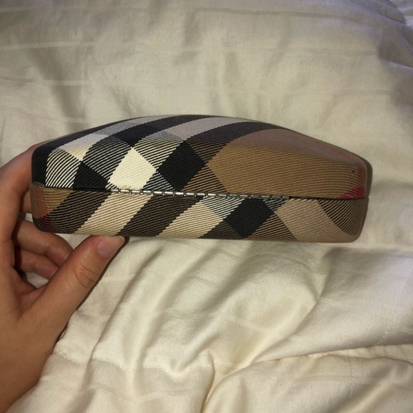 Burberry Designer Sunglasses Case (hard shell) - Picture 4 of 10